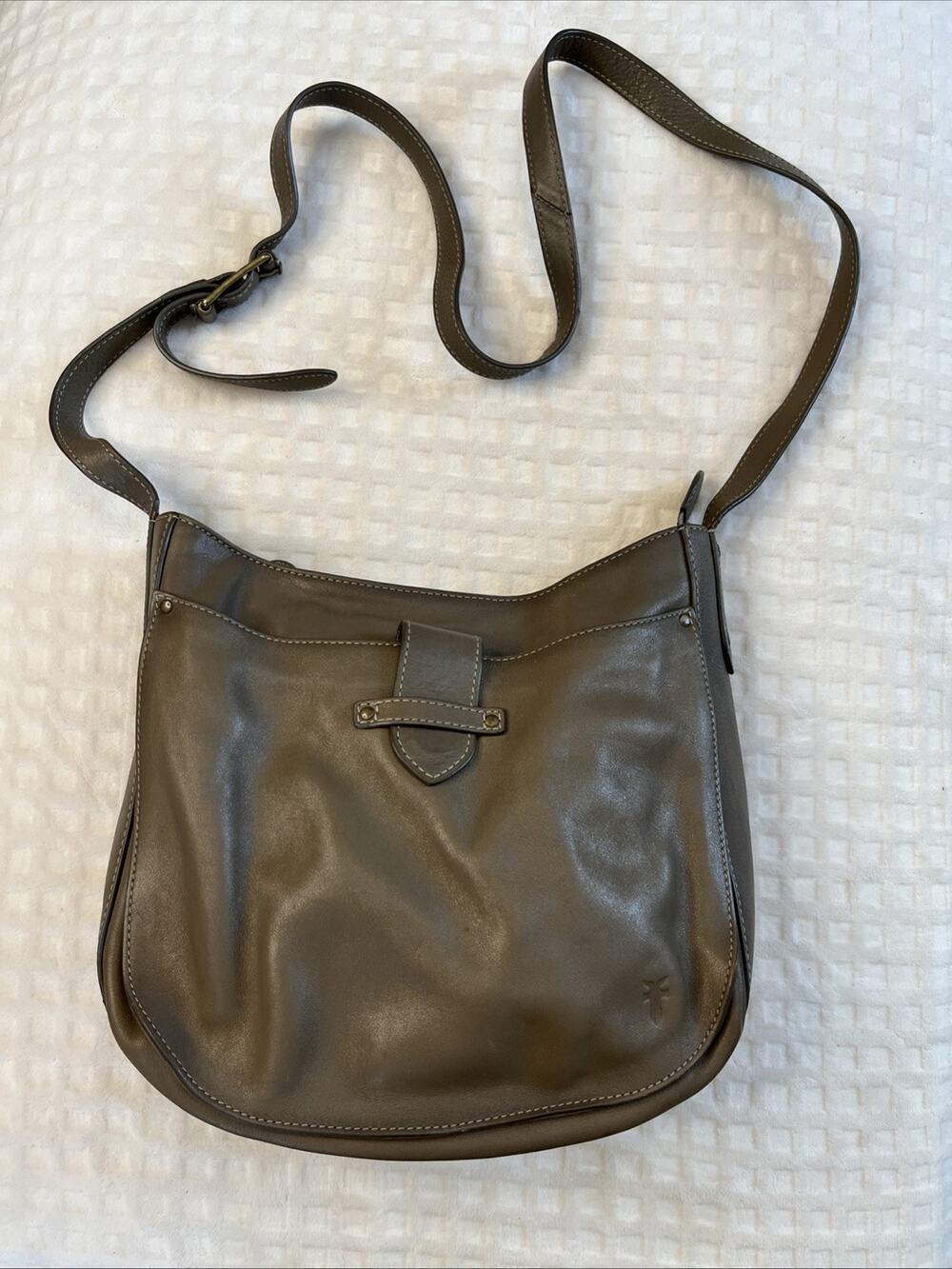 Frye Olivia Large Khaki Leather Crossbody Zip Top Closure Adjustable Strap Boho